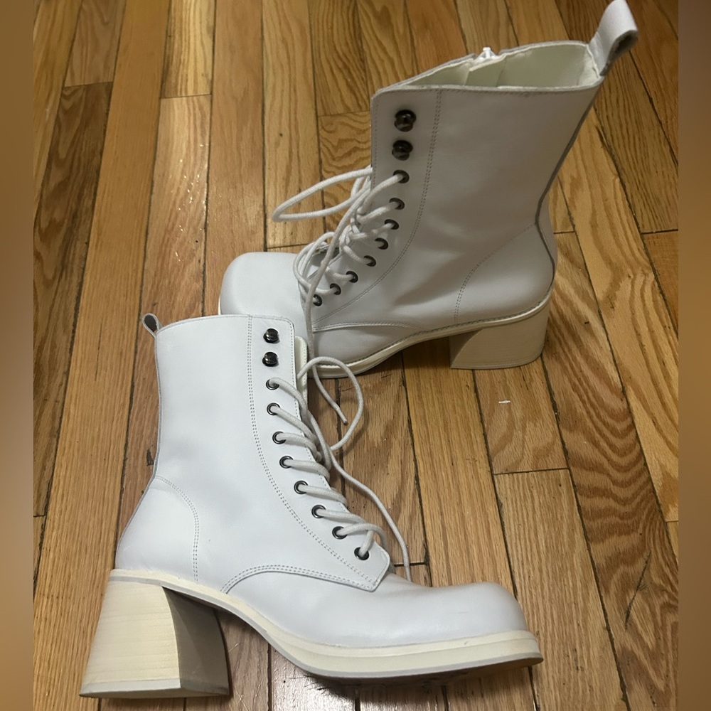 White Learher Lace-Up Gogo Boots